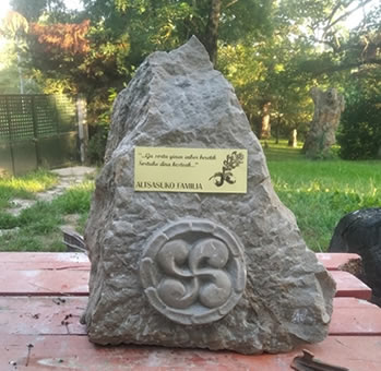 Estela conmemorativa